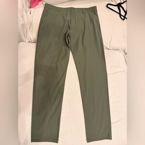 RHONE Men's Olive Green Pants